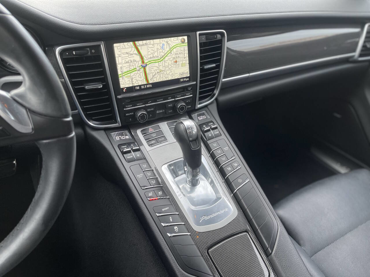 Used 2016 Porsche Panamera 4 Edition image 36