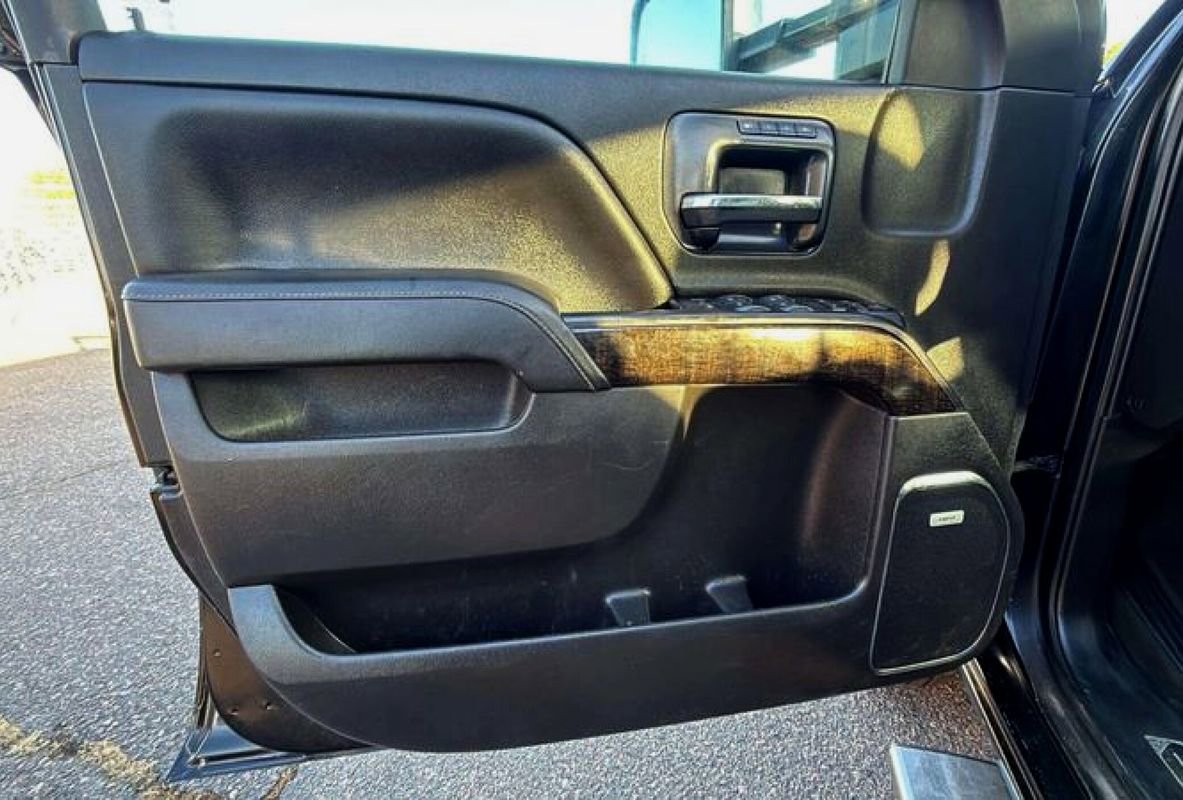 Used 2015 GMC Sierra 3500 Denali w/ Duramax Plus Package image 17