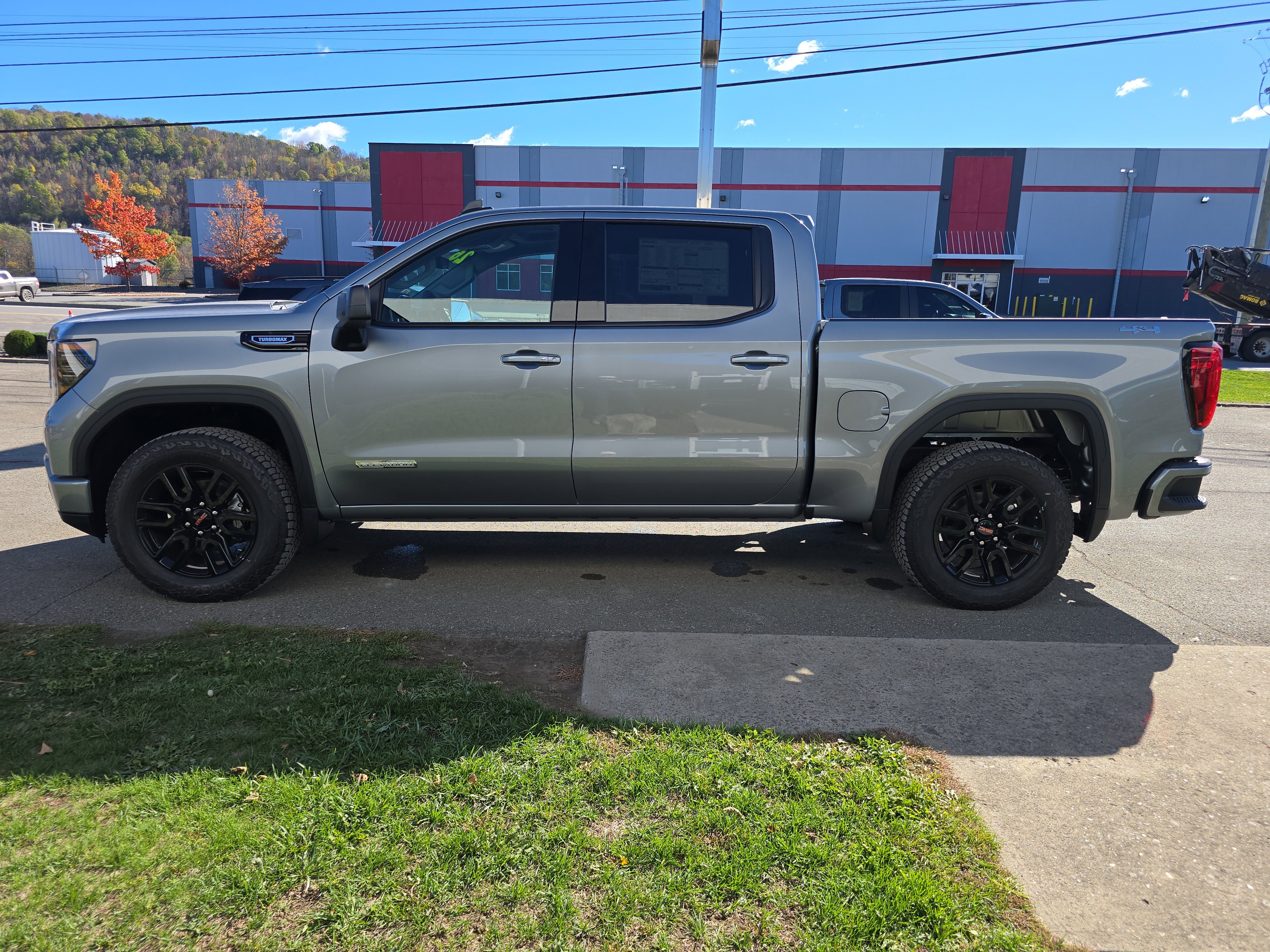 New 2026 GMC Sierra 1500 Elevation image 7