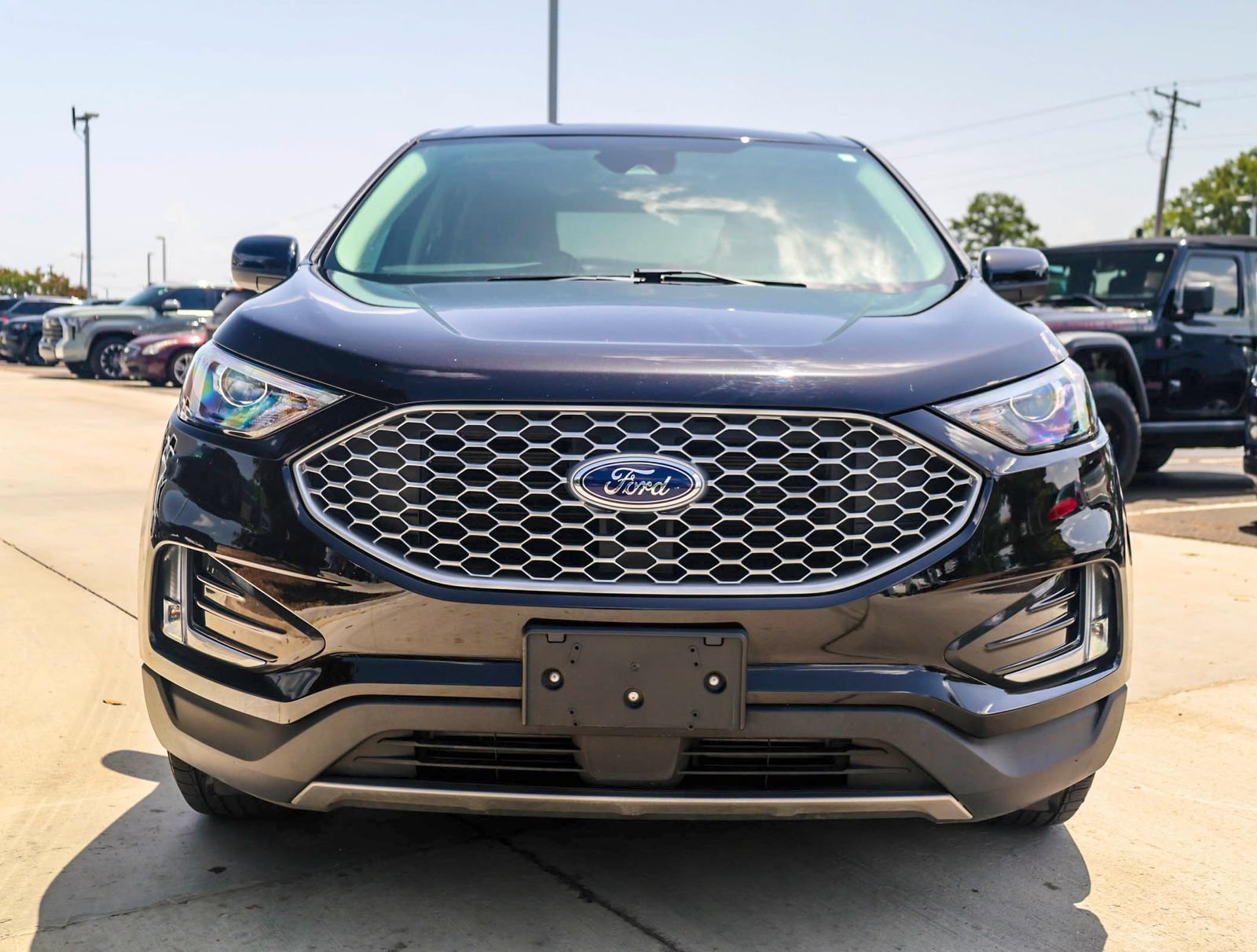 Used 2023 Ford Edge SEL w/ Convenience Package AWD/4WD image 3