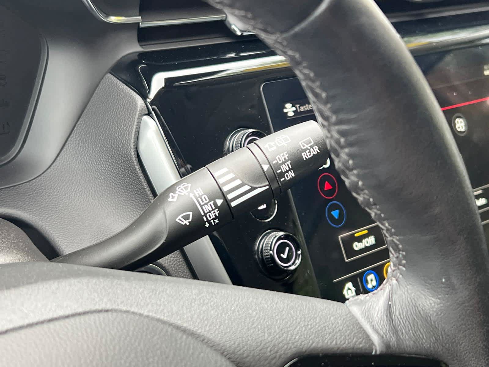 Certified 2023 Chevrolet Bolt EUV LT w/ Convenience Package FWD image 18