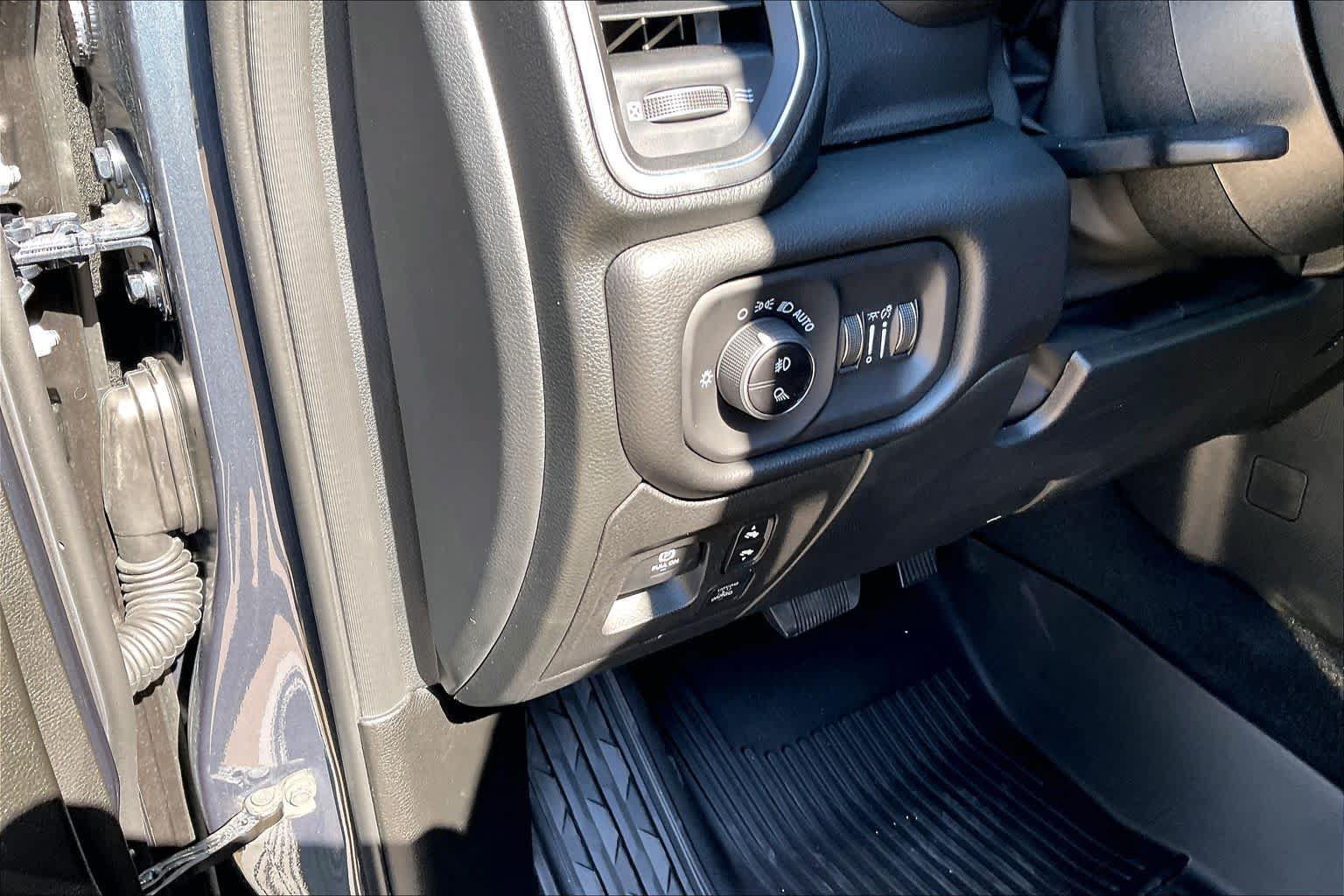New 2027 RAM 1500 Laramie AWD/4WD image 18