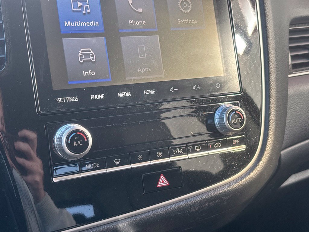 Used 2020 Mitsubishi Outlander SEL AWD/4WD image 13