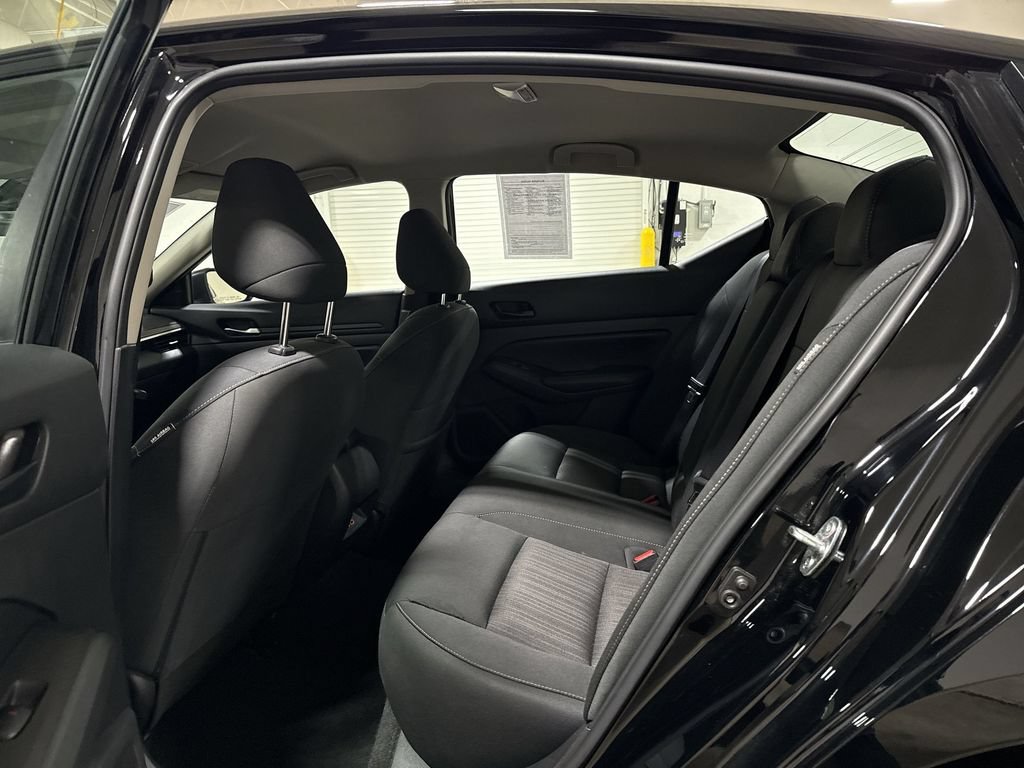 Used 2025 Nissan Altima 2.5 SV FWD image 22