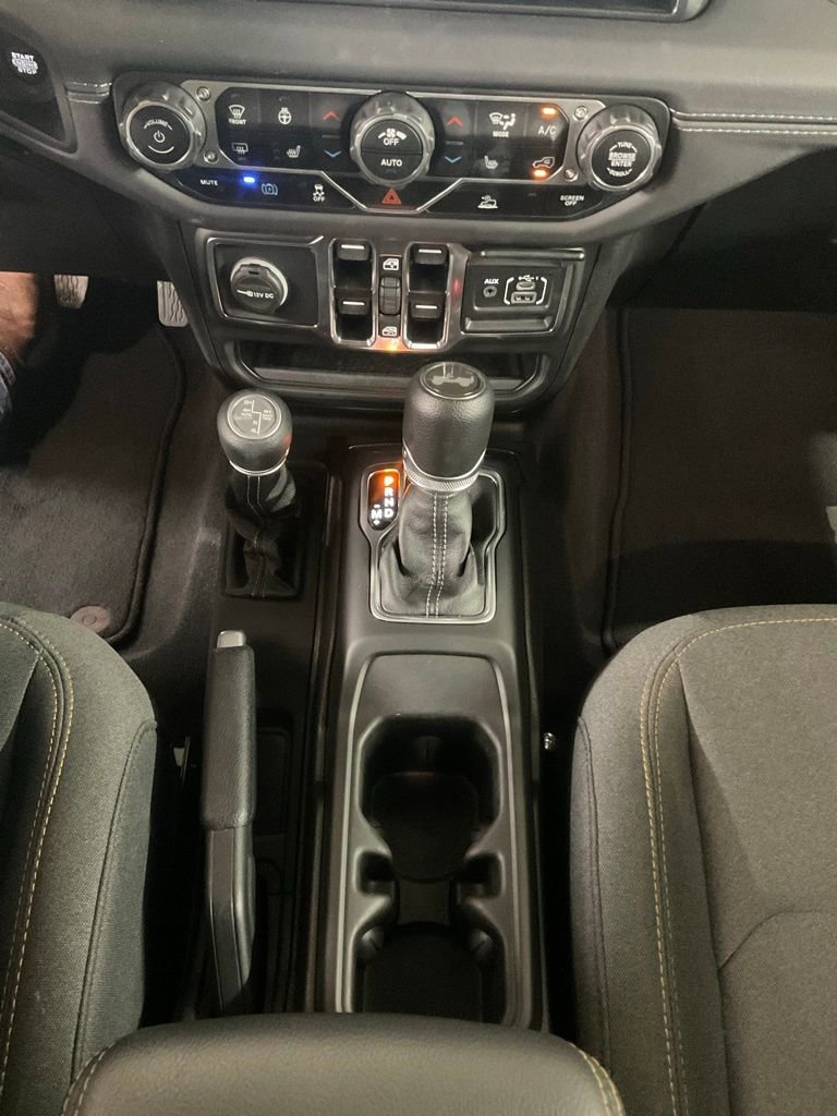 Used 2025 Jeep Wrangler Unlimited Sahara image 19