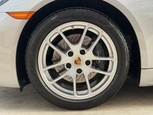 Used 2024 Porsche 718 Cayman image 17