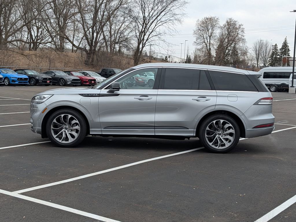 Used 2021 Lincoln Aviator Grand Touring w/ Equipment Group 302A image 8