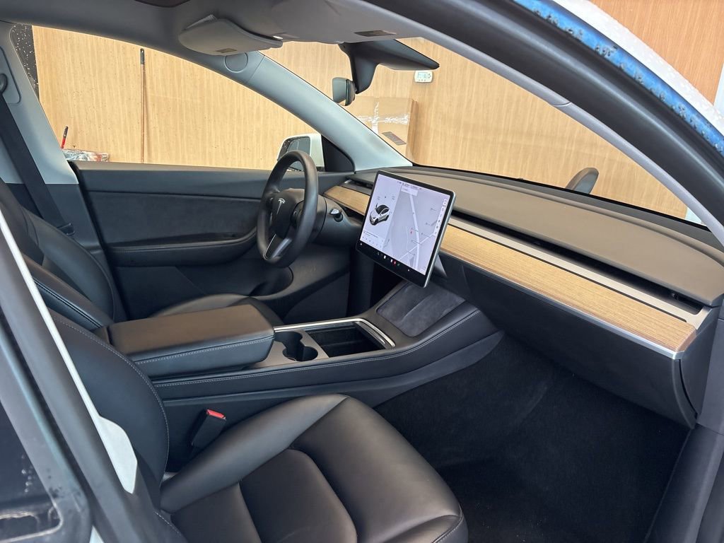 Used 2021 Tesla Model Y Long Range AWD/4WD image 24