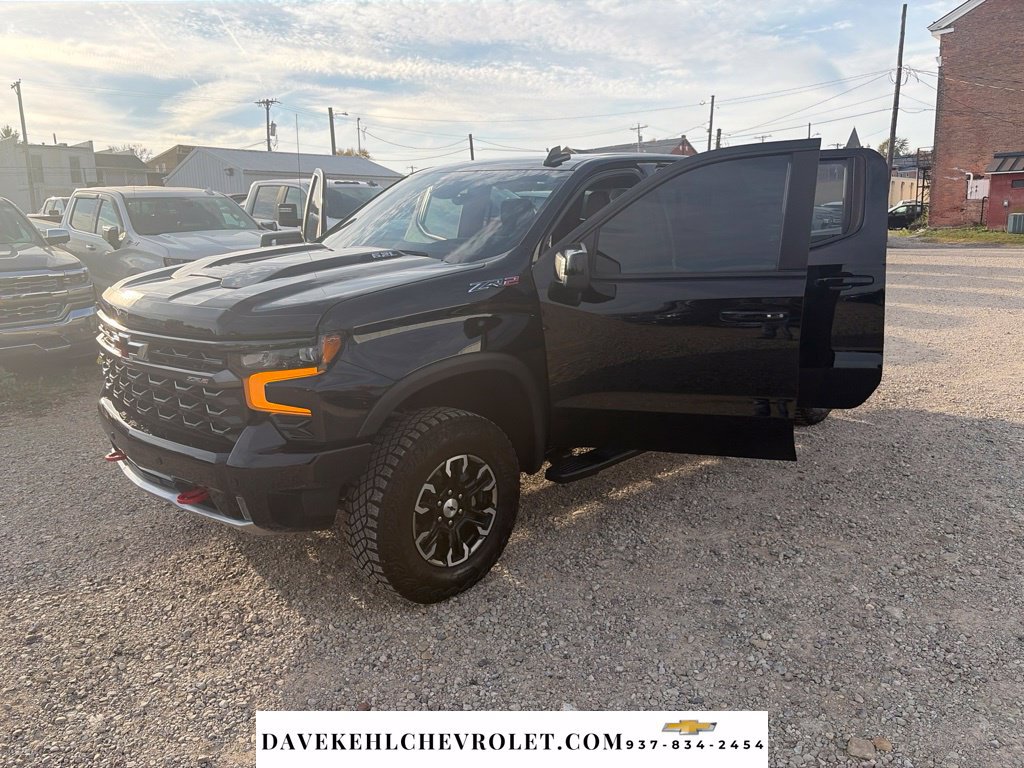 Used 2025 Chevrolet Silverado 1500 ZR2 w/ Technology Package AWD/4WD image 31