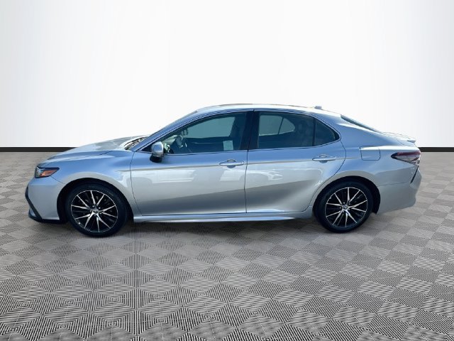 Used 2023 Toyota Camry SE FWD image 4