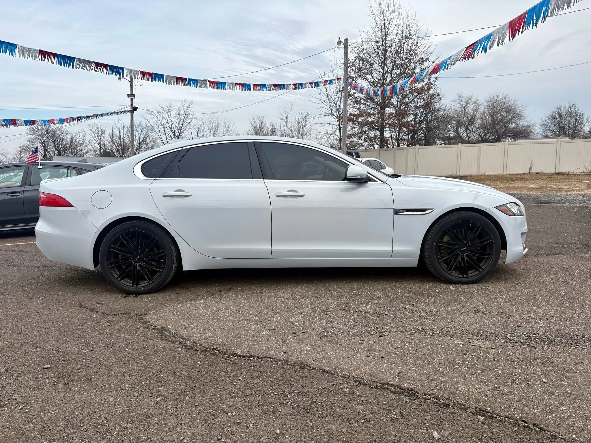 Used 2016 Jaguar XF Premium image 6