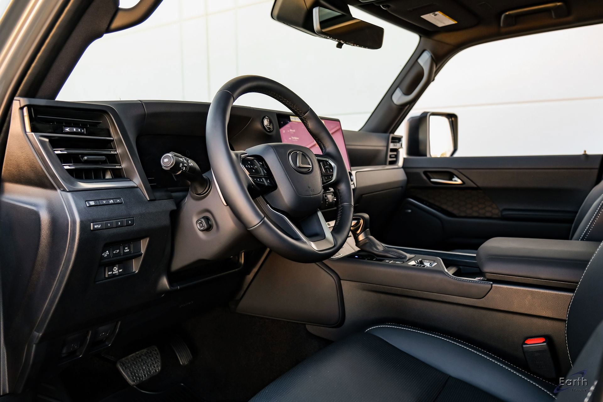 Used 2025 Lexus GX 550 550 Luxury+ HUD Traffic LIFTED w/ Accessory Package (2T) image 30