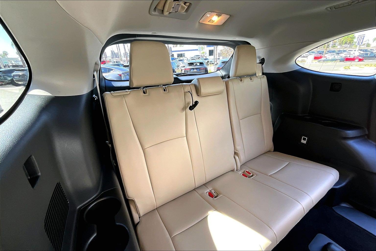 Used 2025 Toyota Highlander XLE AWD/4WD image 28