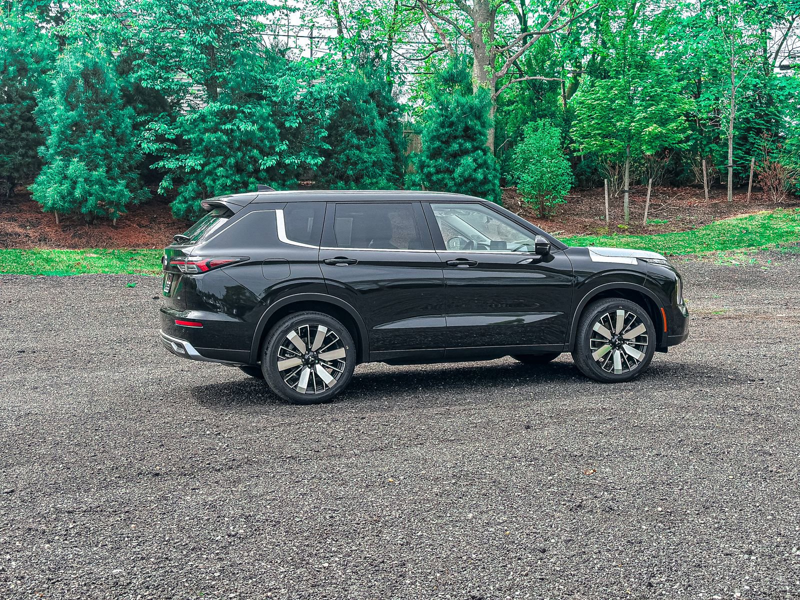 New 2025 Mitsubishi Outlander AWD image 9