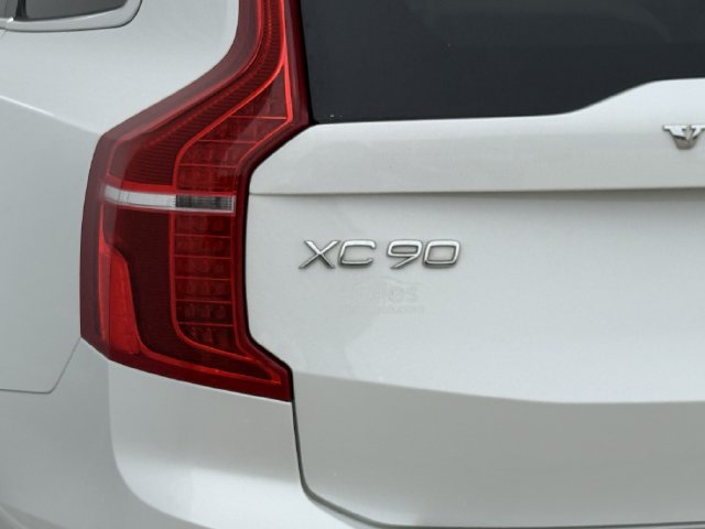 Used 2021 Volvo XC90 T5 Momentum w/ Climate Package FWD image 7
