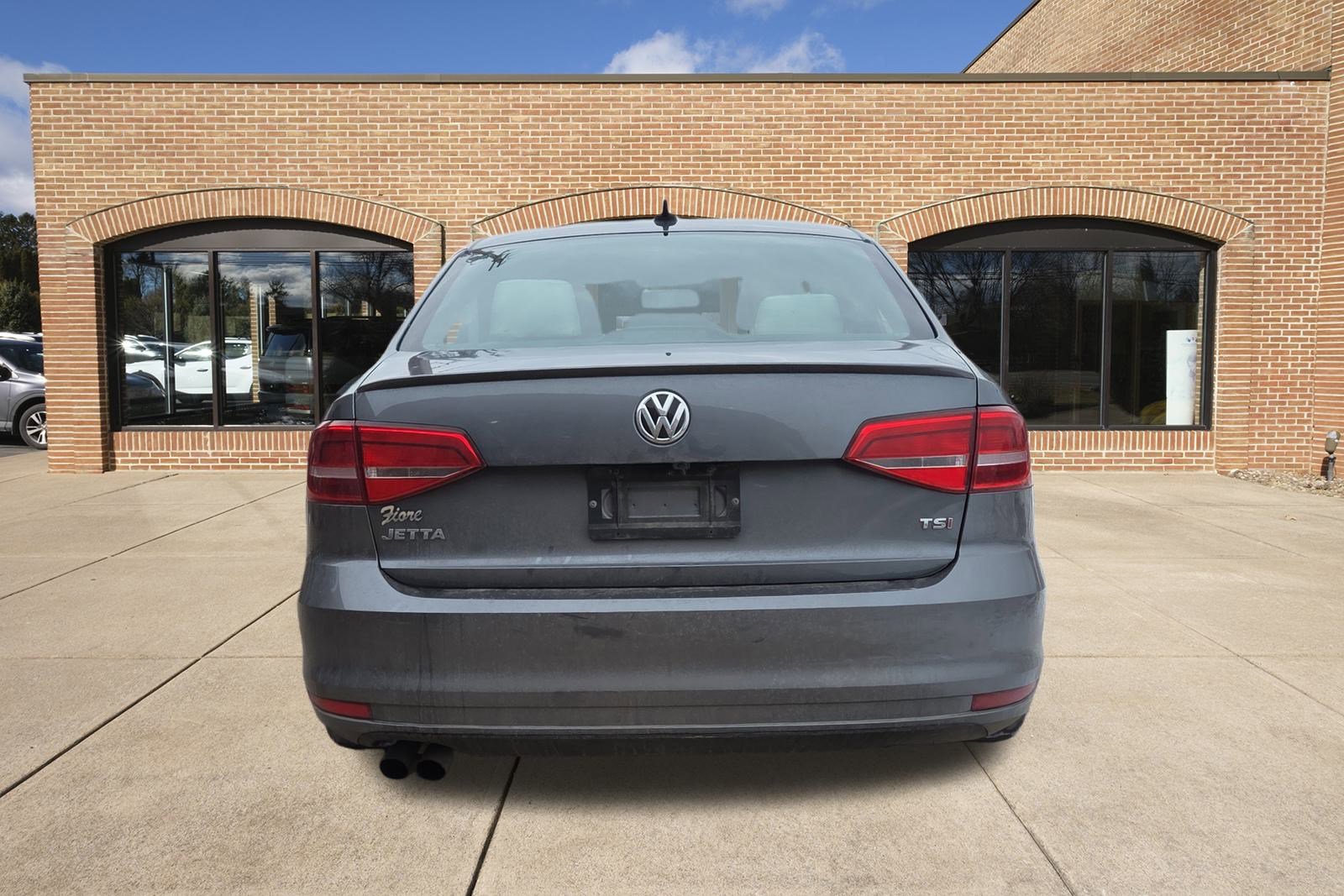 Used 2015 Volkswagen Jetta Sport image 4
