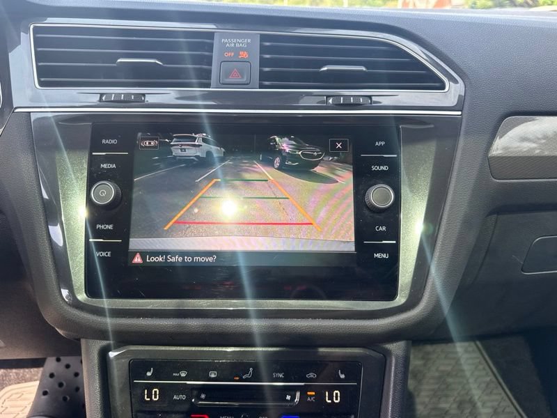 Used 2024 Volkswagen Tiguan SE AWD/4WD image 10