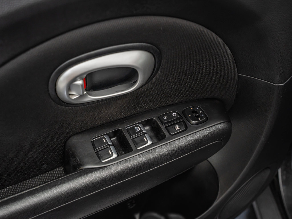 Used 2017 Kia Soul FWD image 22