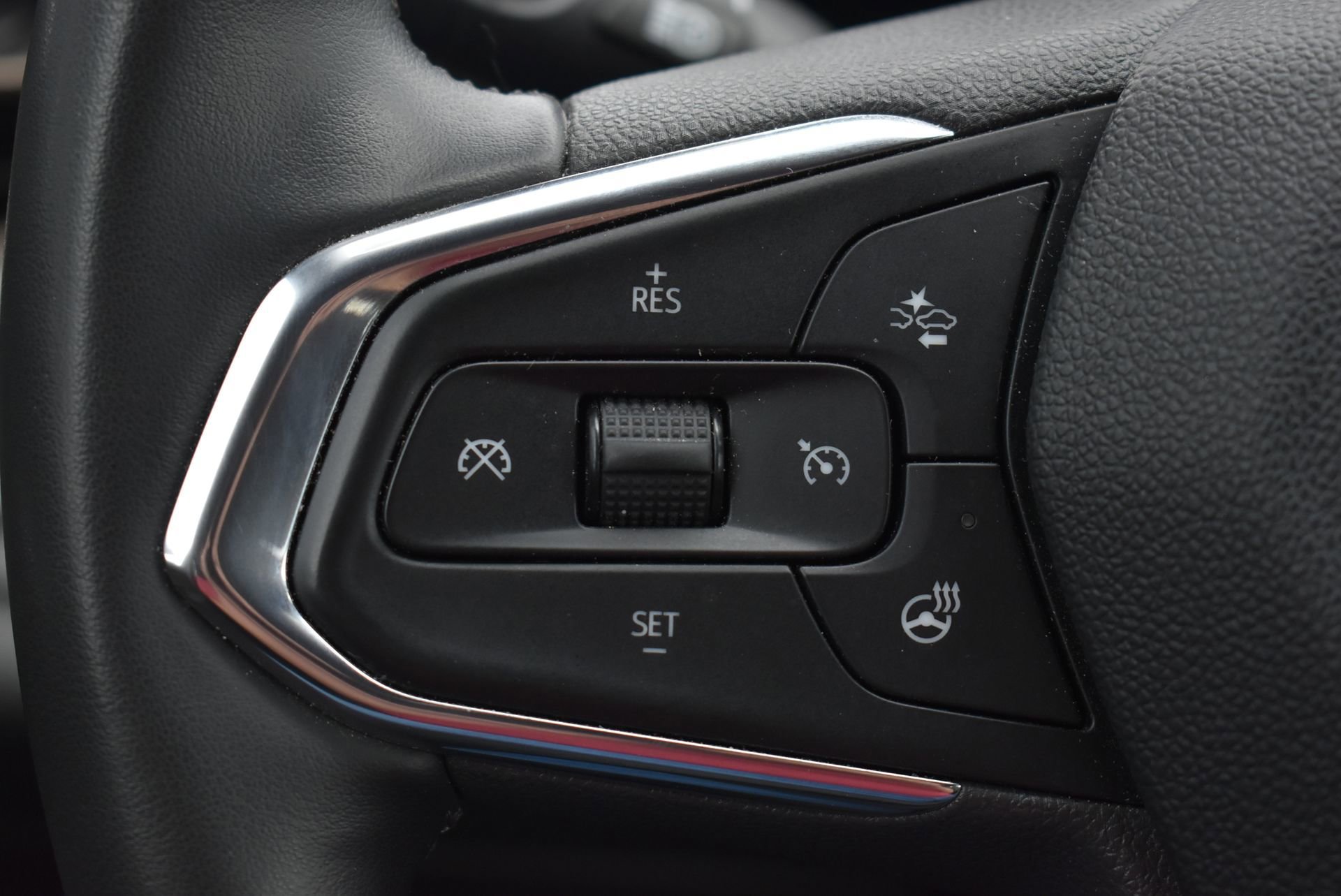 Used 2024 Chevrolet Trax ACTIV w/ Sunroof Package image 22