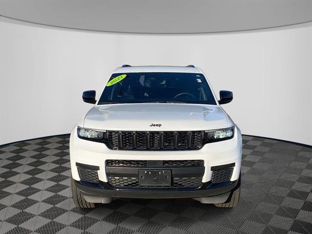 Used 2023 Jeep Grand Cherokee L Laredo image 2