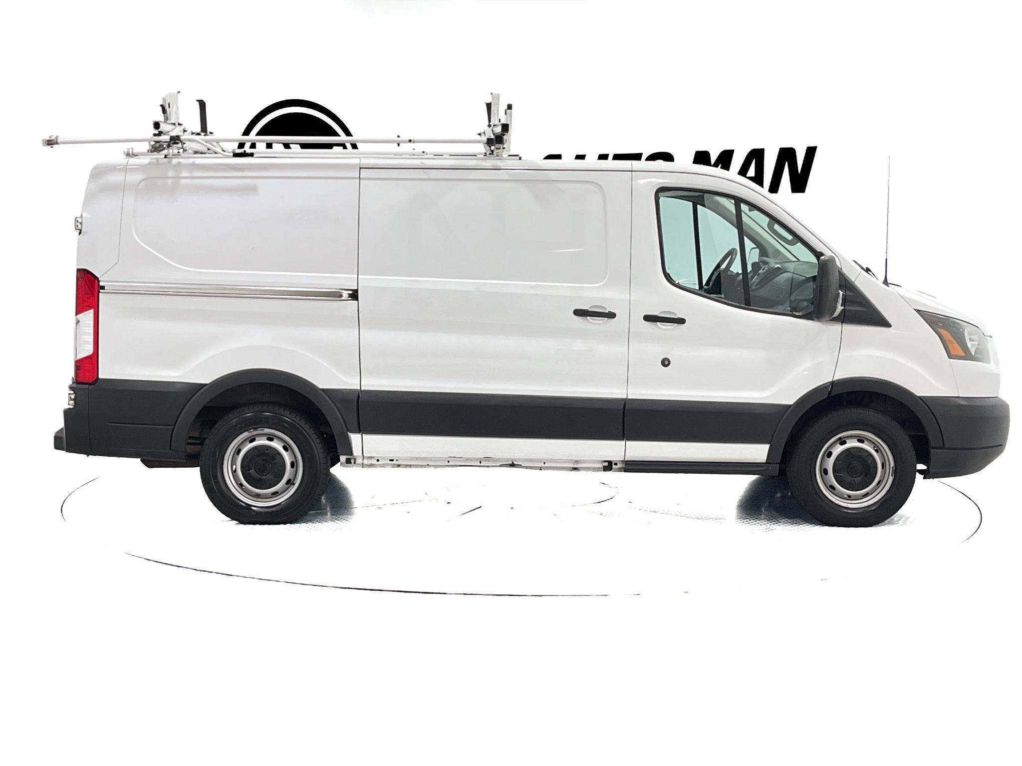Used 2016 Ford Transit 150 130 Low Roof RWD image 3