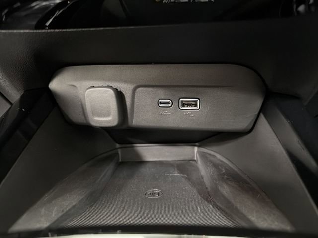 Certified 2024 Chevrolet Trax RS w/ Sunroof Package image 25