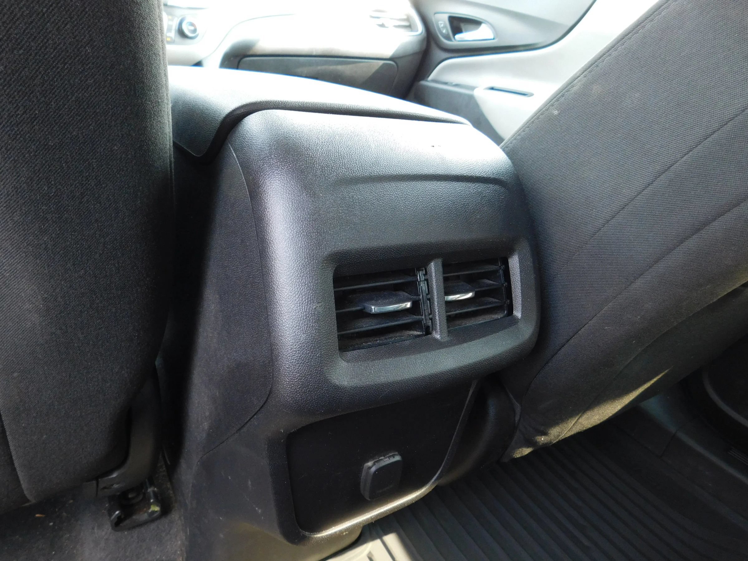 Used 2018 Chevrolet Equinox LS AWD/4WD image 13