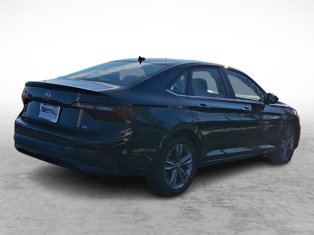 Used 2024 Volkswagen Jetta SE image 5