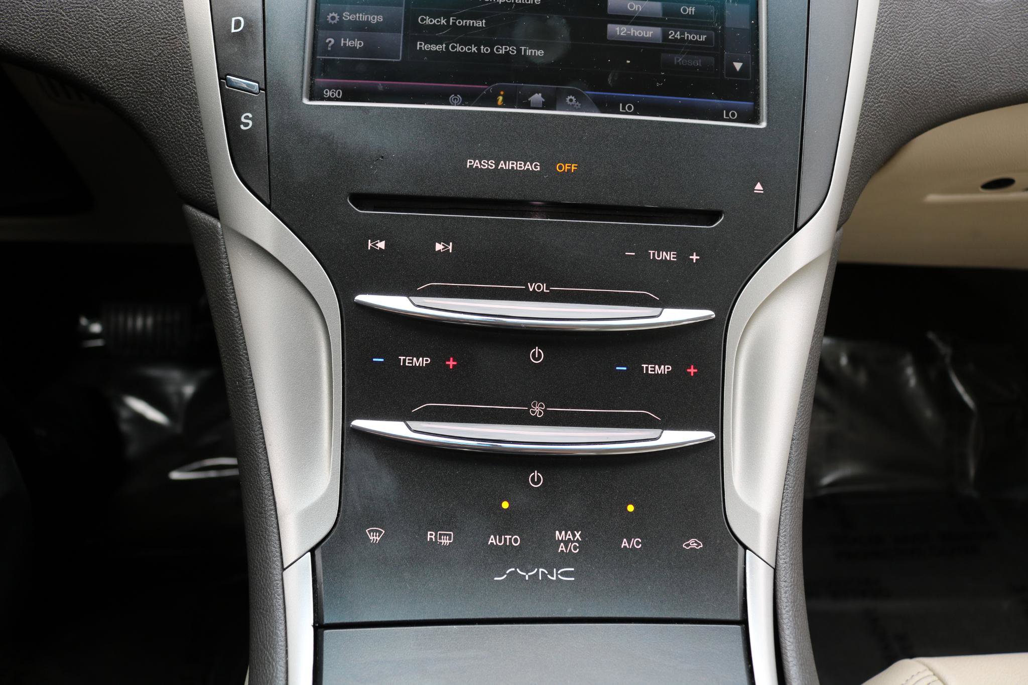 Used 2016 Lincoln MKZ image 26