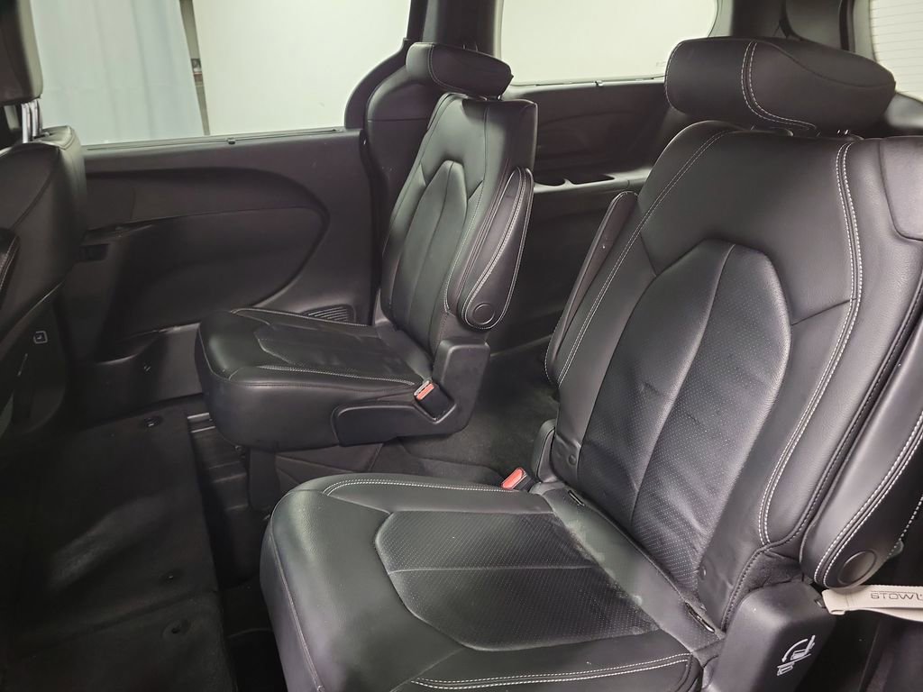 Used 2020 Chrysler Pacifica Touring-L w/ Advanced Safetytec Group image 22