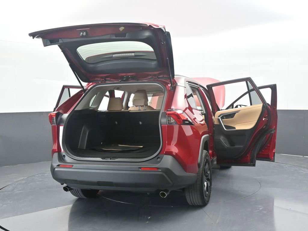 Used 2019 Toyota RAV4 LE image 72