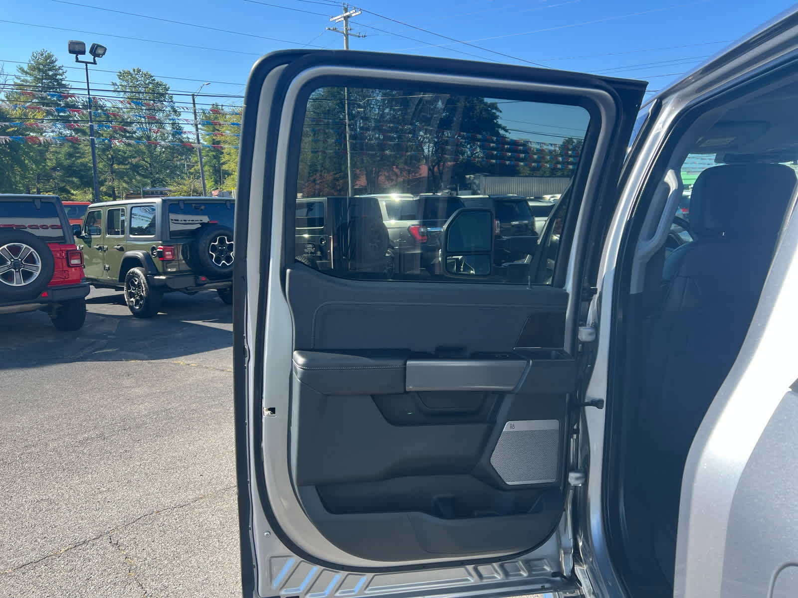 Used 2021 Ford F150 Lariat image 13