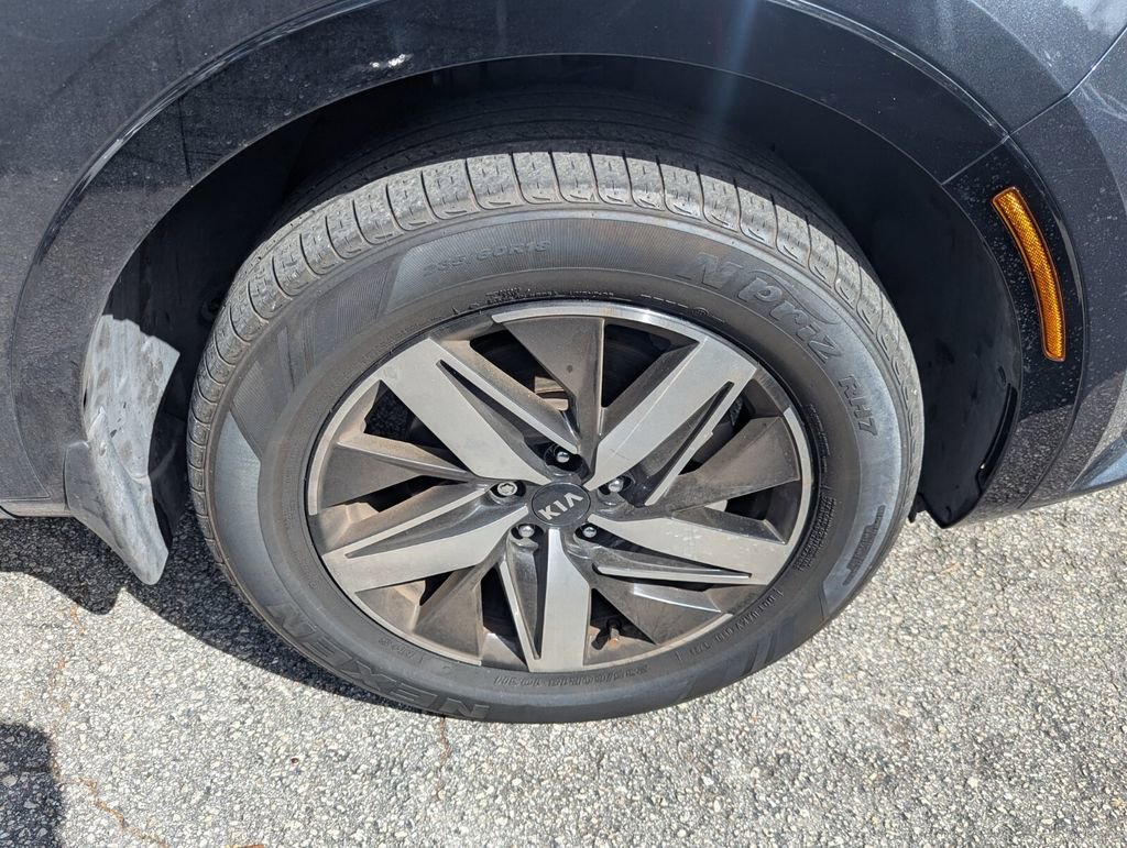 Used 2021 Kia Sorento EX w/ Panoramic Sunroof Package image 18