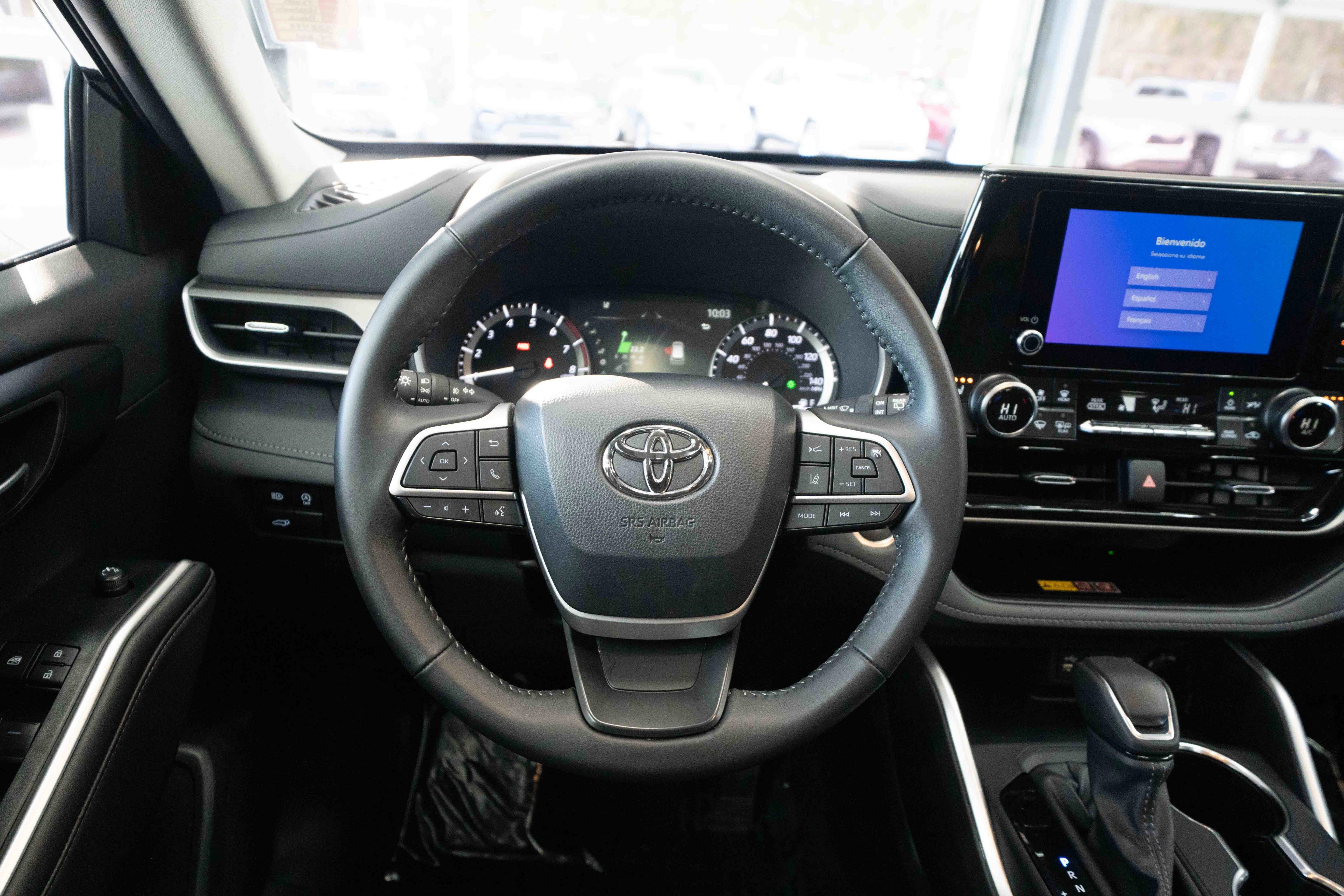 Used 2025 Toyota Highlander XLE image 21