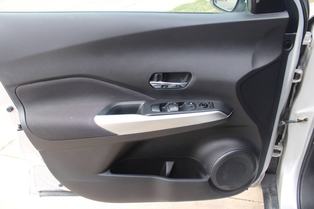 Used 2020 Nissan Kicks SV image 25