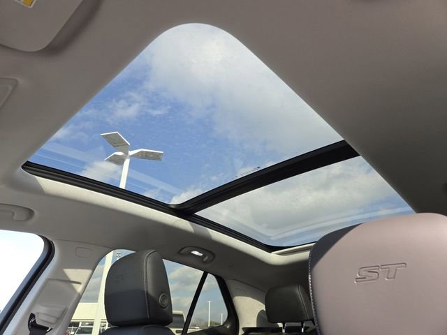 New 2026 Buick Envision Sport Touring image 3