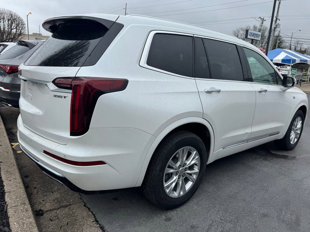 Used 2023 Cadillac XT6 Luxury image 4