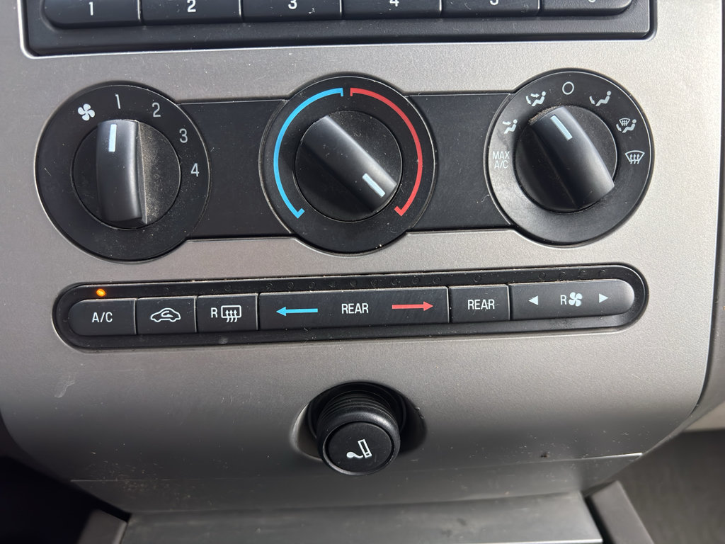 Used 2011 Ford Expedition EL XLT AWD/4WD image 23