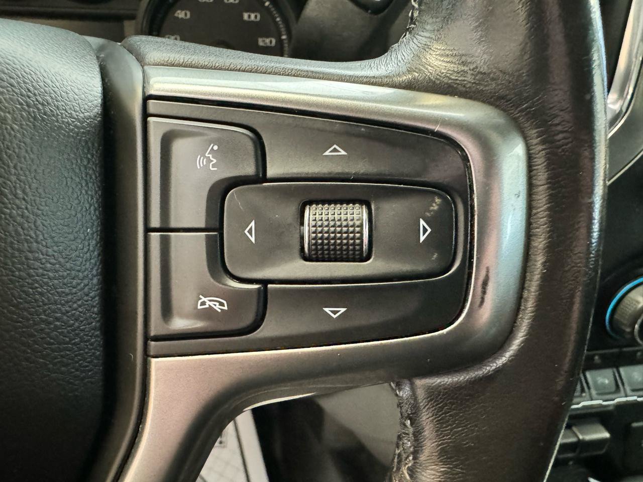 Used 2020 Chevrolet Silverado 1500 LT w/ Convenience Package AWD/4WD image 15