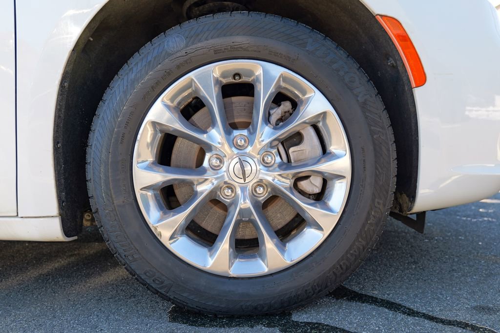 Used 2021 Chrysler Pacifica Touring-L AWD/4WD image 10