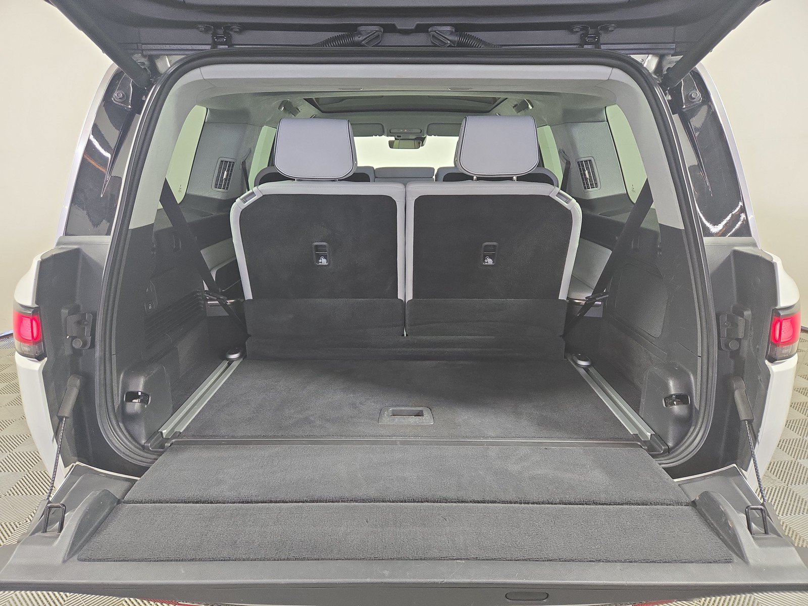 Used 2023 Rivian R1S Adventure AWD/4WD image 49