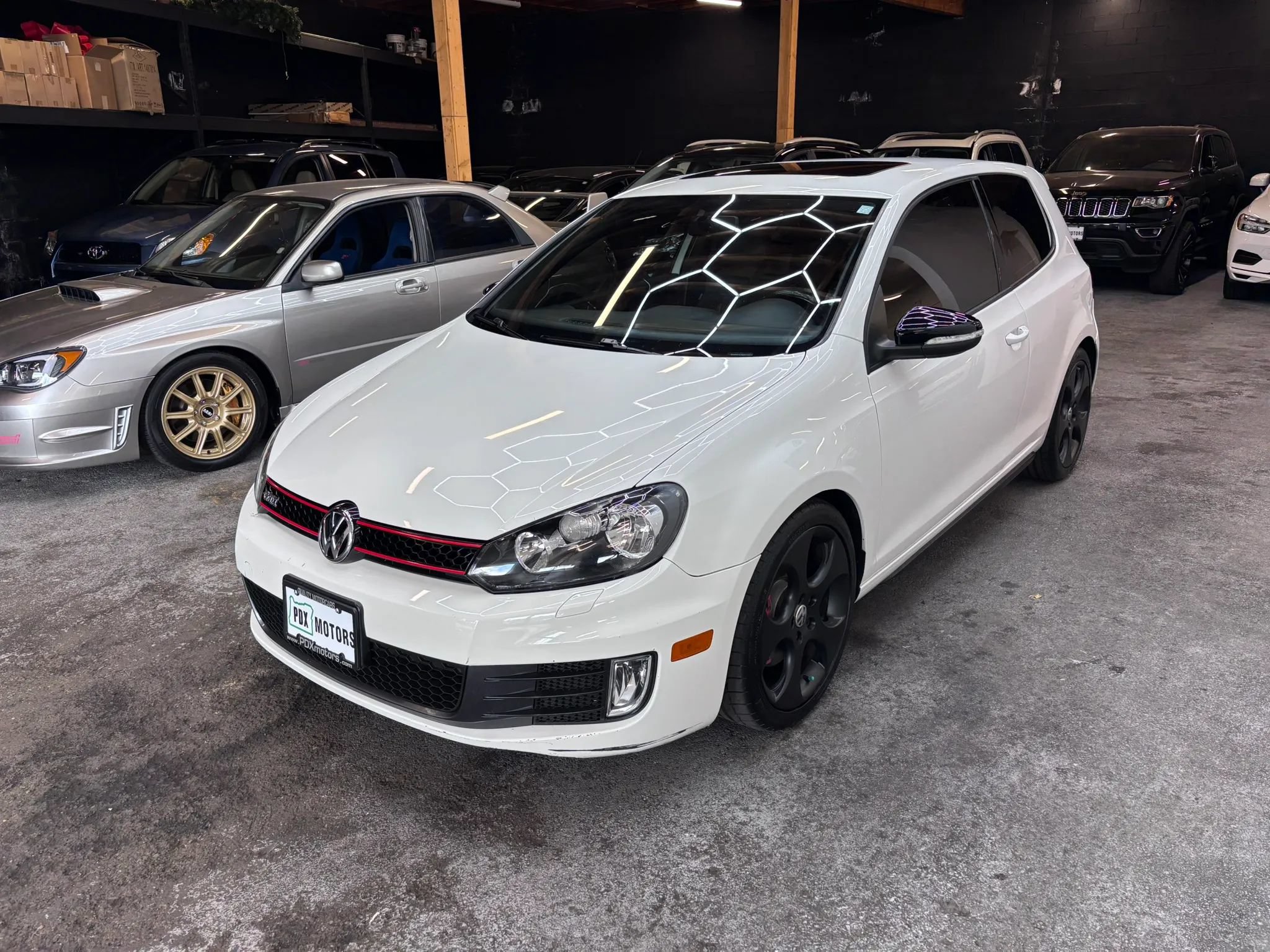 Used 2011 Volkswagen Golf 2-Door FWD image 3