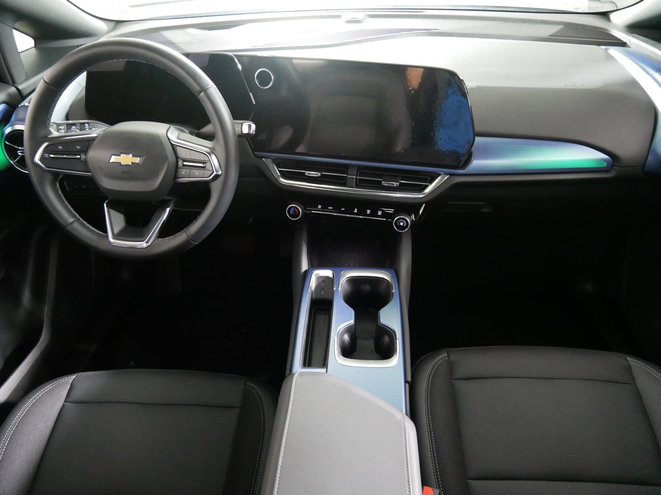 Used 2024 Chevrolet Equinox EV LT AWD/4WD image 10