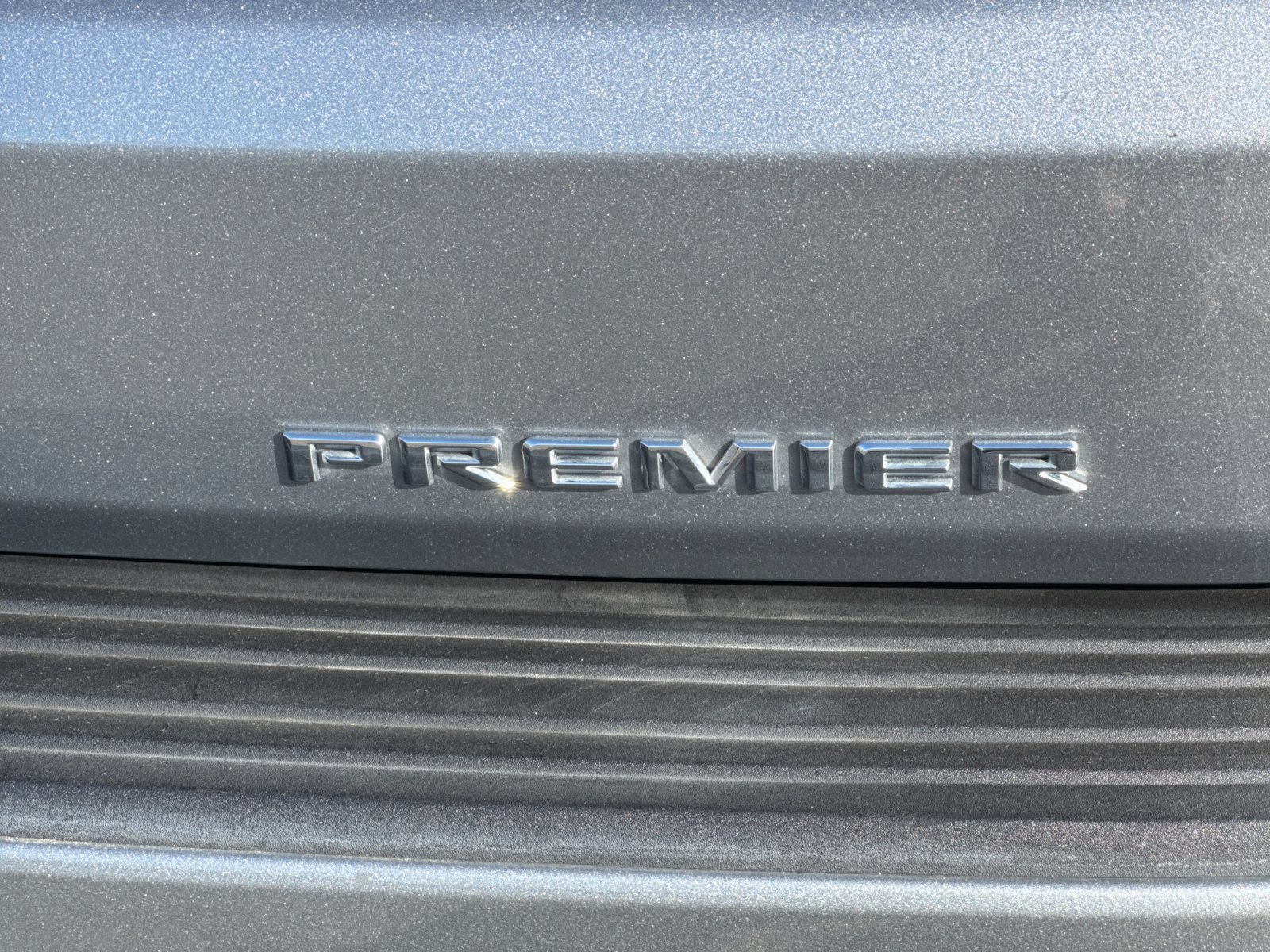 Used 2024 Chevrolet Suburban Premier w/ Premium Package AWD/4WD image 41