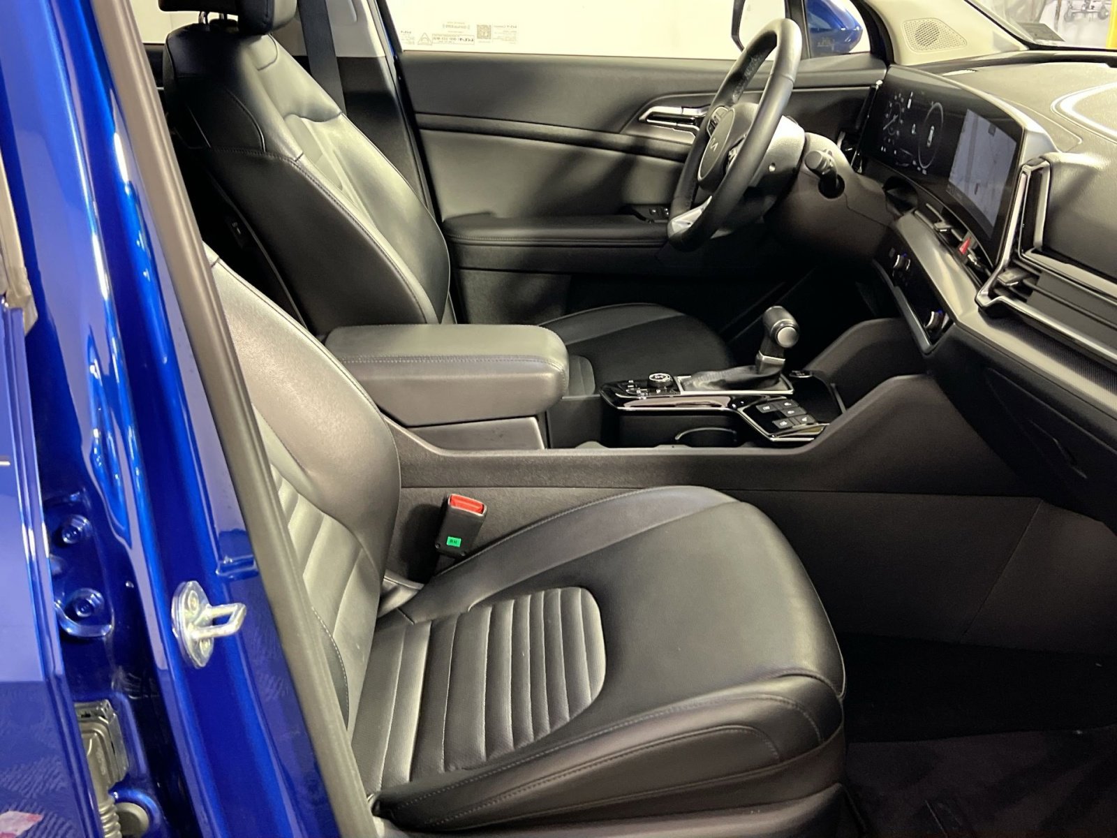 Used 2023 Kia Sportage SX image 28