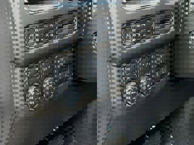 Used 2022 Chevrolet Tahoe Z71 w/ Z71 Off-Road Package image 12