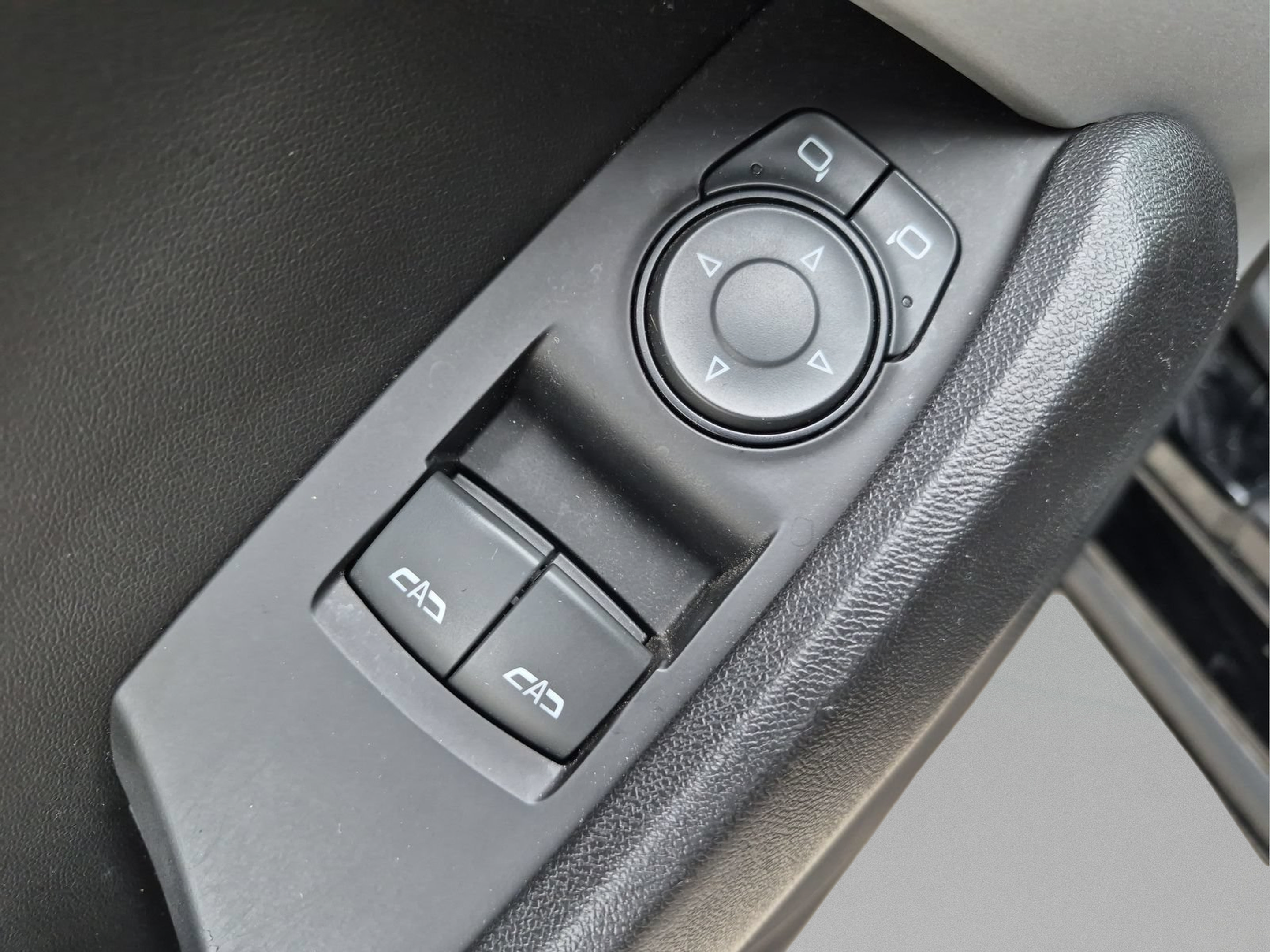 Used 2019 Chevrolet Camaro LT RWD image 16