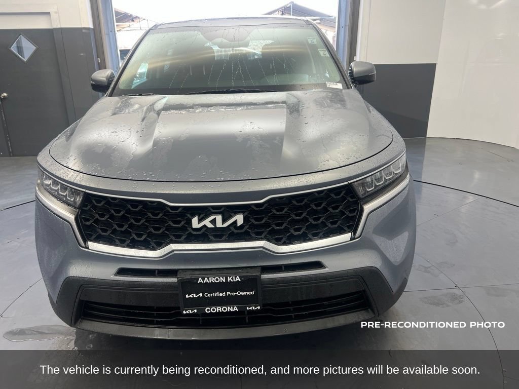 Used 2023 Kia Sorento LX FWD image 2
