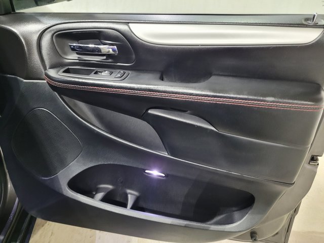 Used 2018 Dodge Grand Caravan GT image 50
