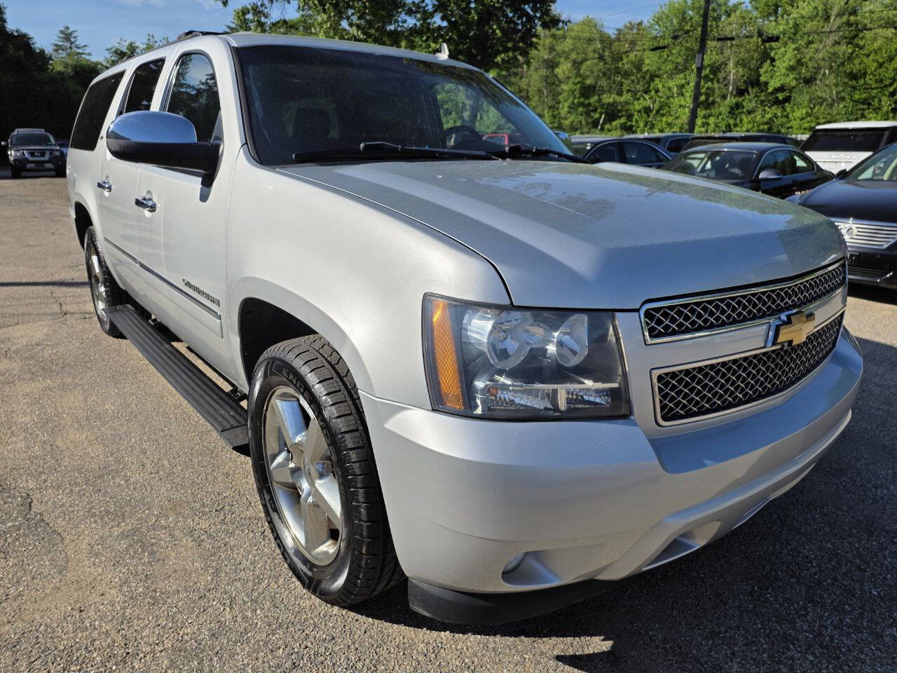 Used 2012 Chevrolet Suburban LTZ AWD/4WD image 6